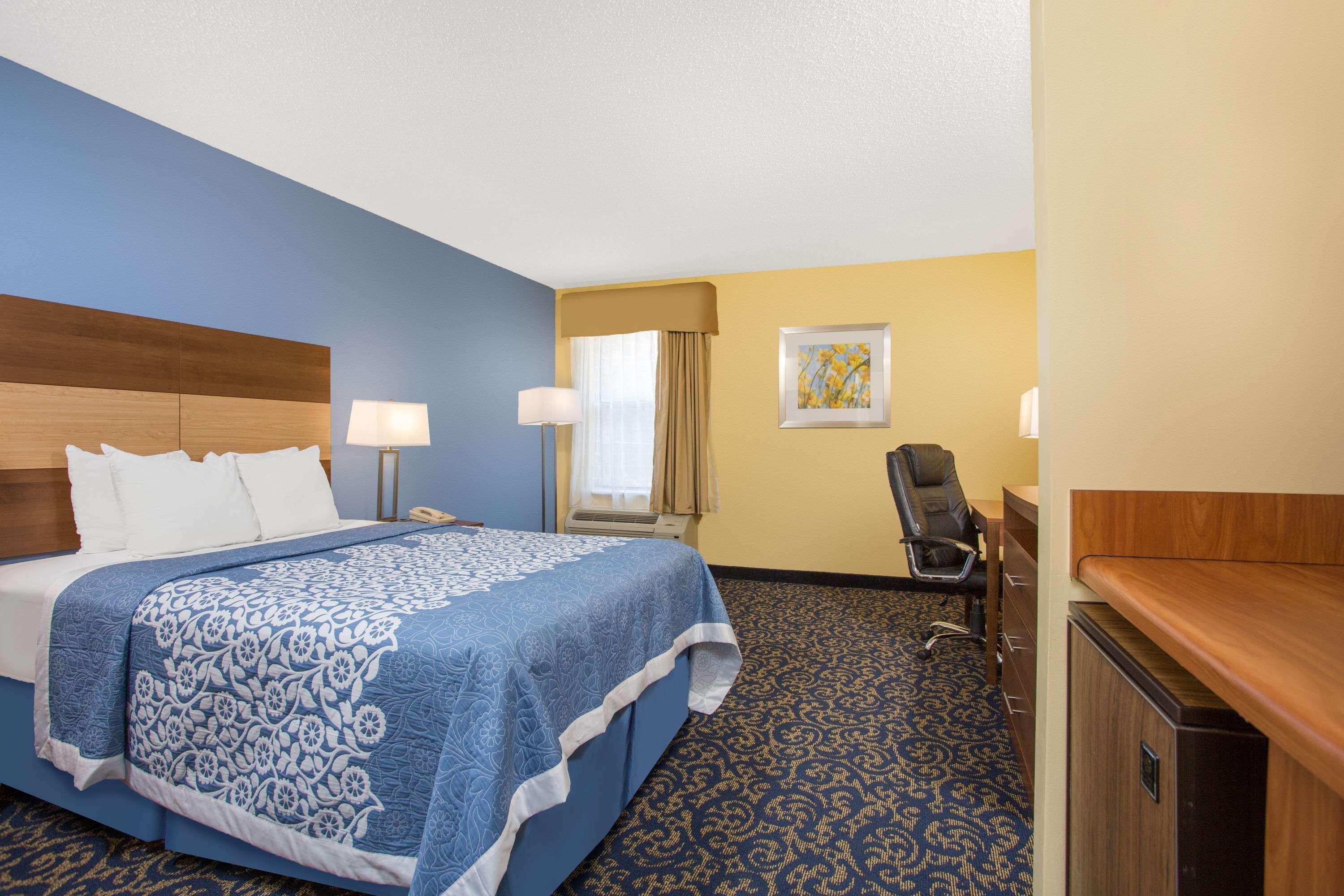 Days Inn by Wyndham Raleigh-Airport-Research Triangle Park Morrisville Exterior foto